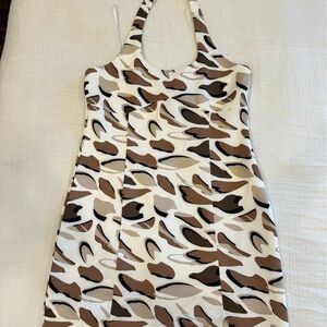 BOLD elements Backless Dress in Cream and Brown Camo